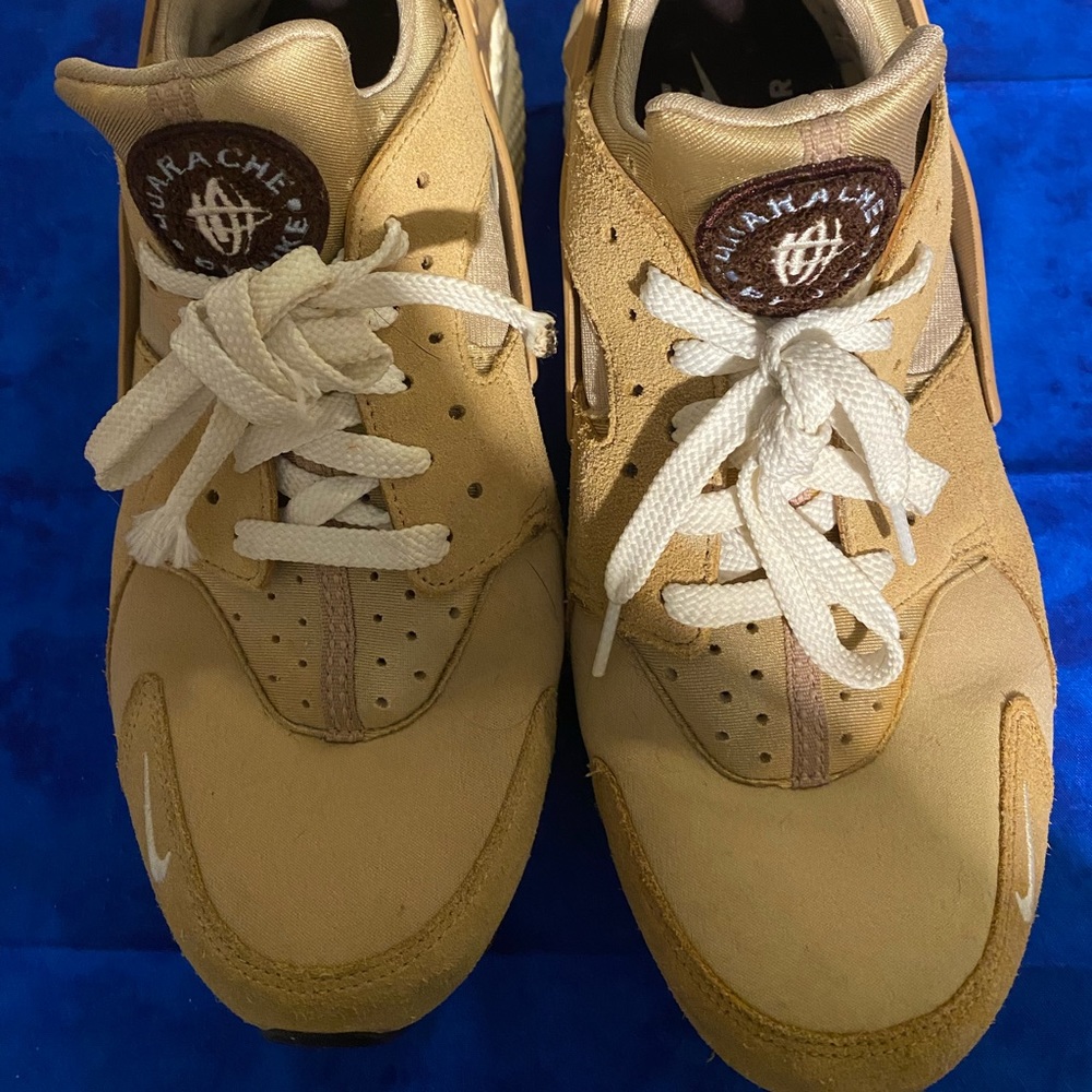Nike Air Hurrache size 11.5